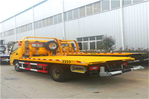 空港附近拖车救援搭电